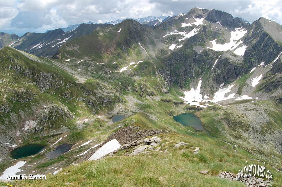 16 Laghetti di Caldirolo e lago di Val Sambuzza.JPG